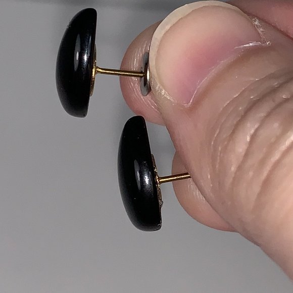 14 mm Teardrop 18 ktgf Onyx Post Earrings - Picture 11 of 12